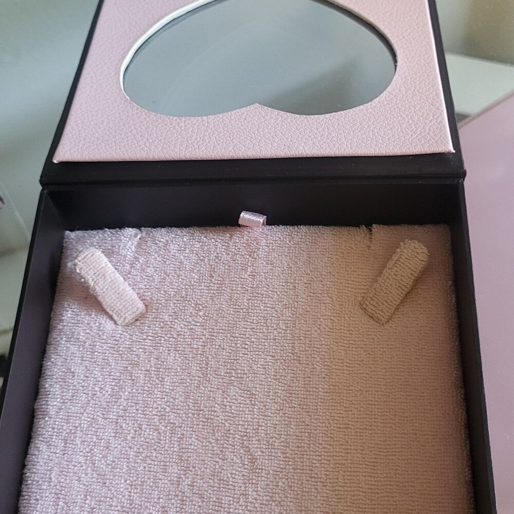 Set of 2 Juicy Couture Boxes- Heart Necklace Magnet box & S Choco Bar Panty box - Picture 6 of 6